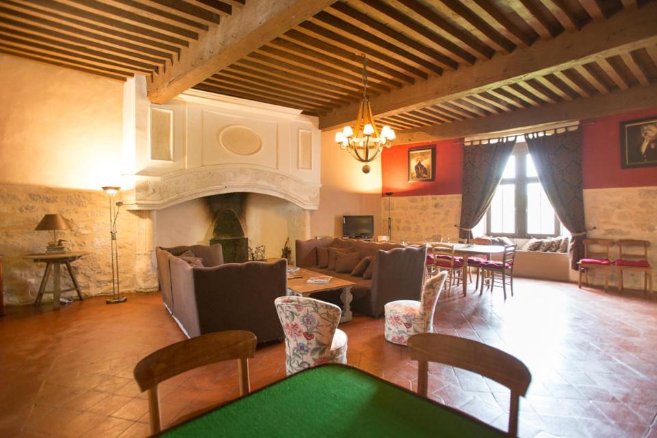 Chateau De Pleneselve Bon-Encontre Kültér fotó