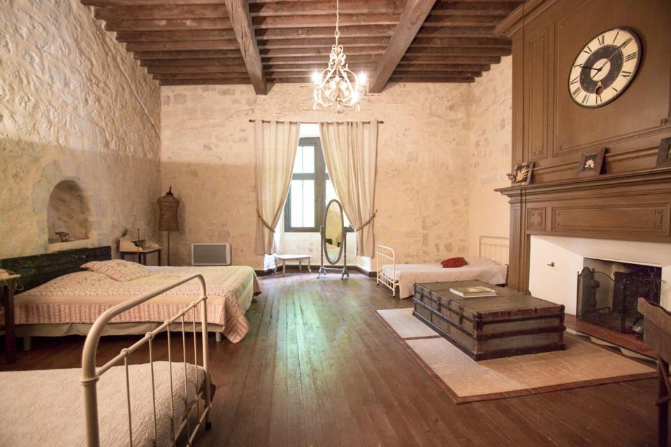 Chateau De Pleneselve Bon-Encontre Kültér fotó